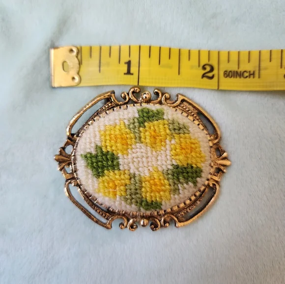 Vintage Needle Point Frame Brooch Yellow Floral Gold Antique Pin Embroidered - Picture 3 of 8